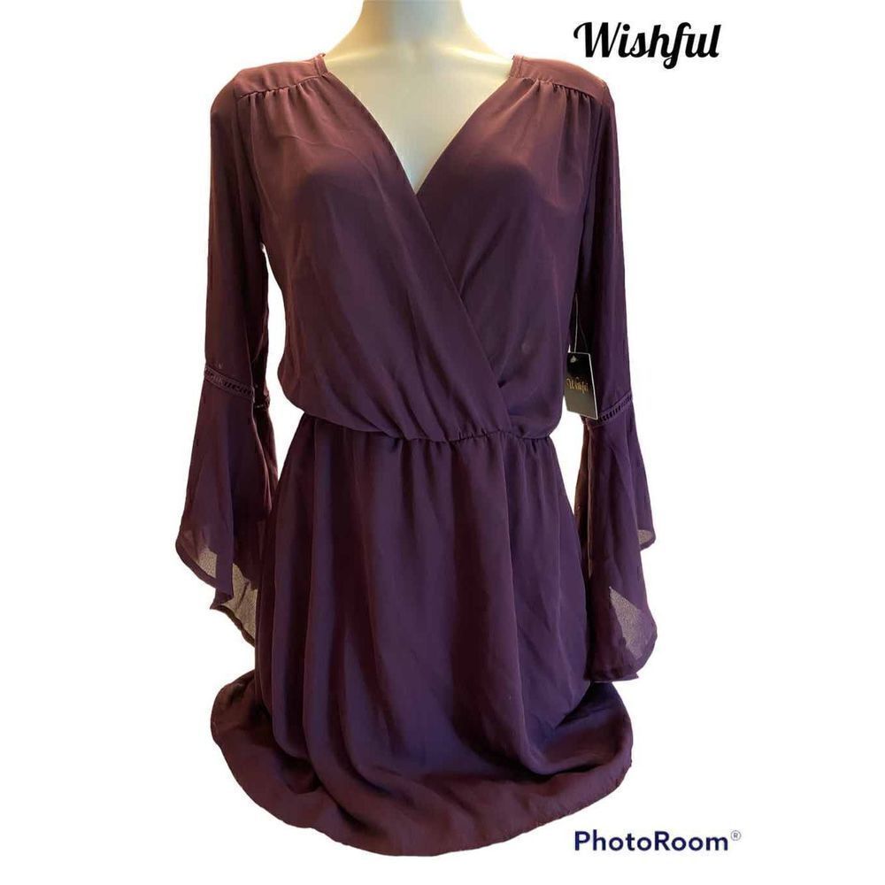 NWT Wishful SZ M Woman’s Beautiful Plum Flare Sleeve Flowey Dress